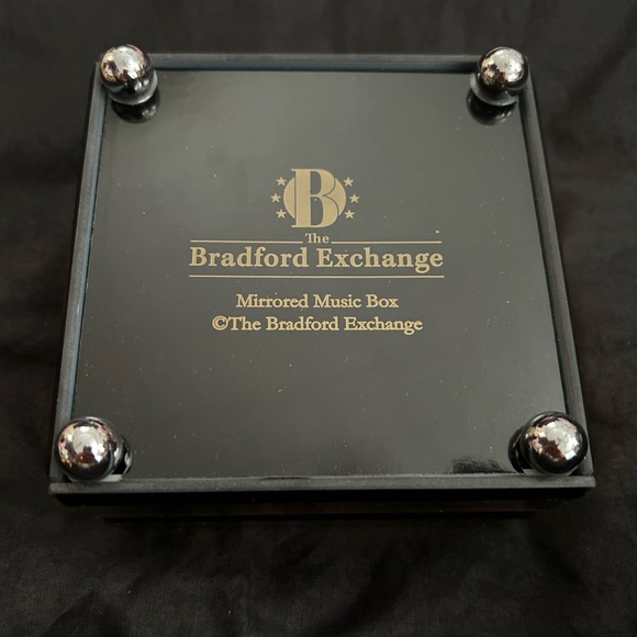 The Bradford Exchange Mirrored Music Box - Picture 5 of 6
